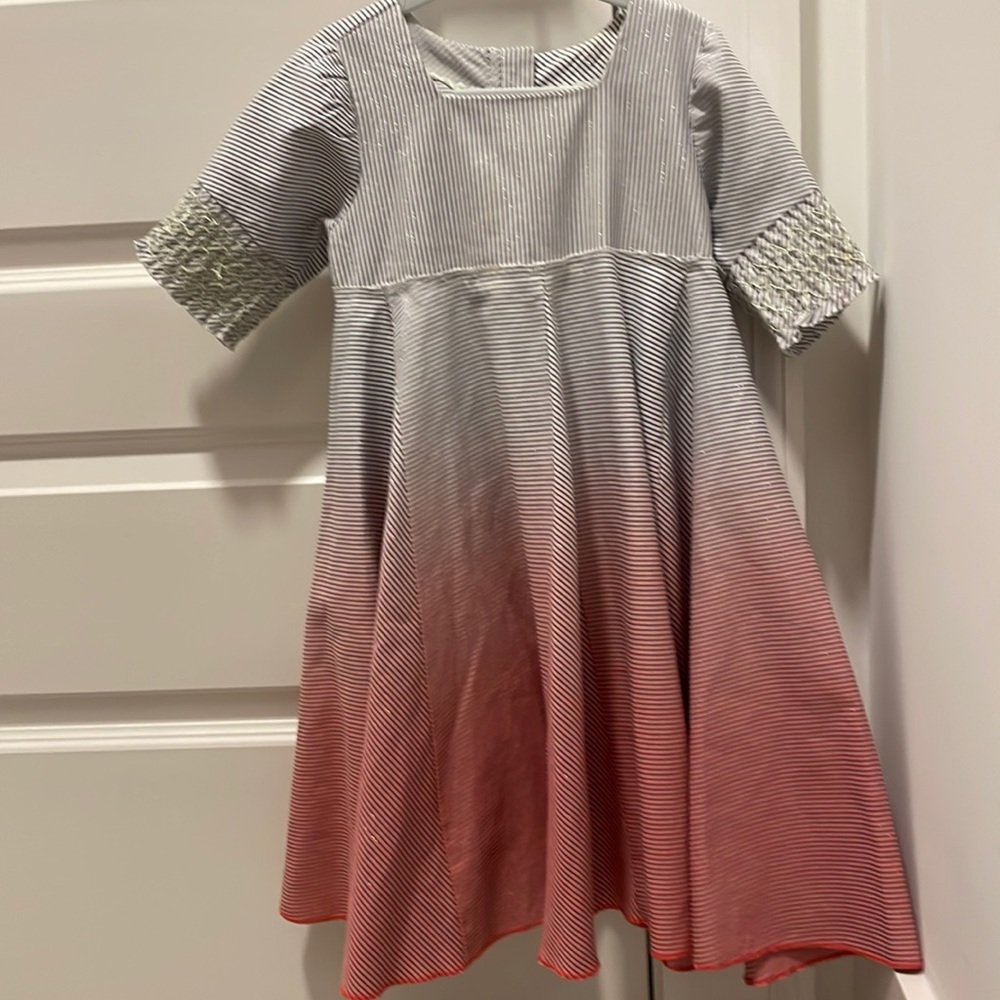Girls striped dress. Size 6-7